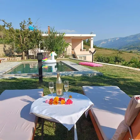 Villa Xheni Fshat i Ri (Gjirokaster)
