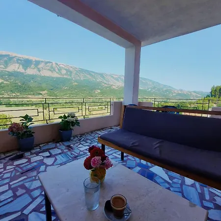 Xheni Villa Fshat i Ri (Gjirokaster)