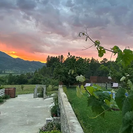 Villa Xheni Fshat i Ri (Gjirokaster)