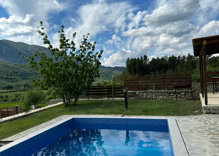 Villa Xheni