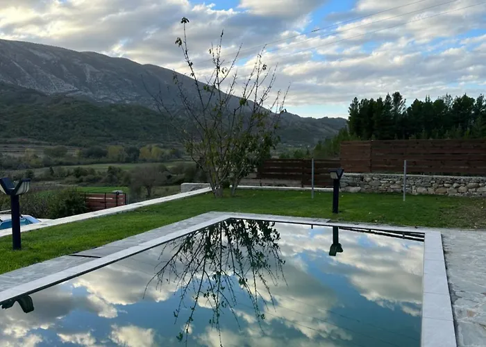 Villa Xheni