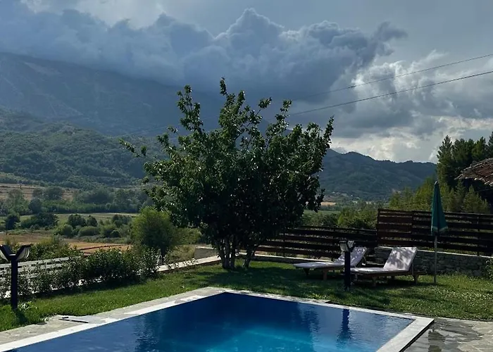 Villa Xheni Fshat i Ri (Gjirokaster)