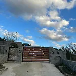 Xheni