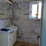 Villa Xheni Fshat i Ri (Gjirokaster)