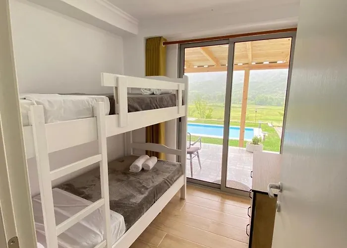Xheni Fshat i Ri (Gjirokaster)