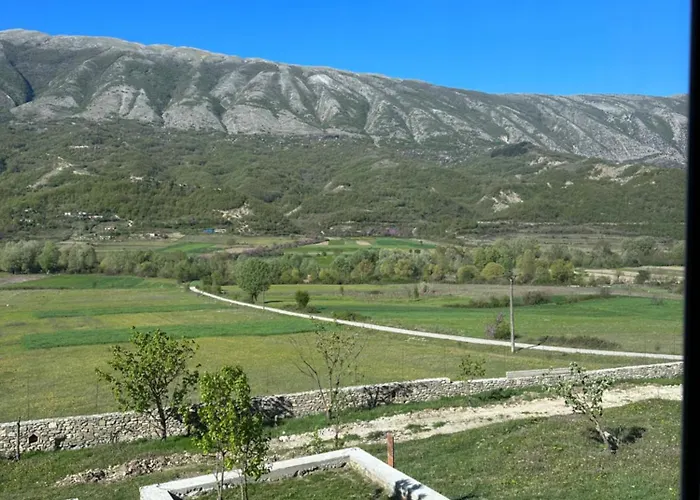 别墅 Xheni Fshat i Ri (Gjirokaster)