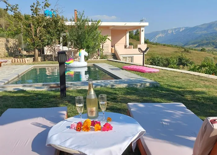 别墅 Xheni Fshat i Ri (Gjirokaster)